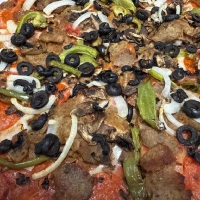 Delicious Chicken Ranch Pizza
