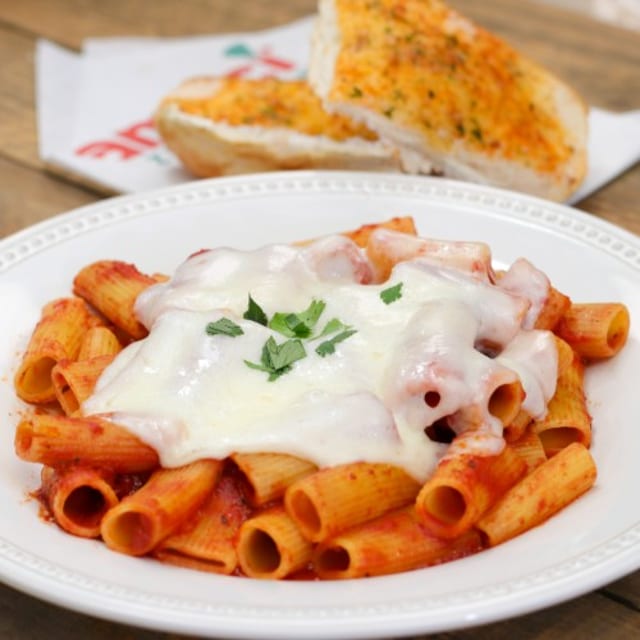 Baked Rigatonl.