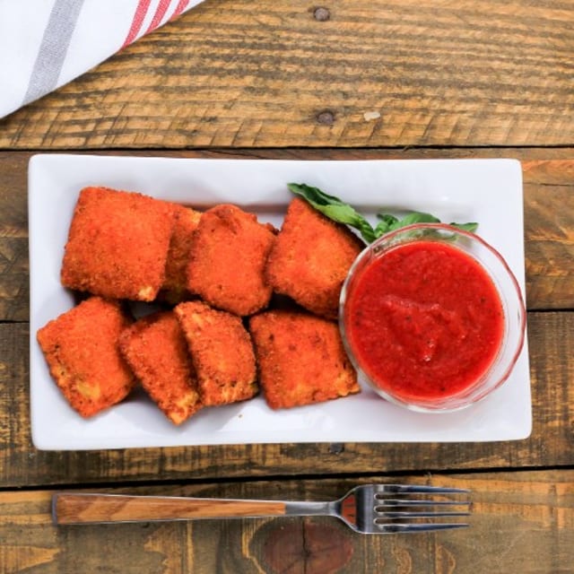 Breaded Cheese Ravioli (5 Pieces).